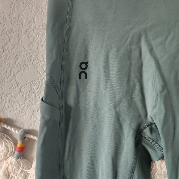 ON Running Run On Clouds Movement Leggings Swiss Engineering Gym Train Green S - Picture 4 of 13